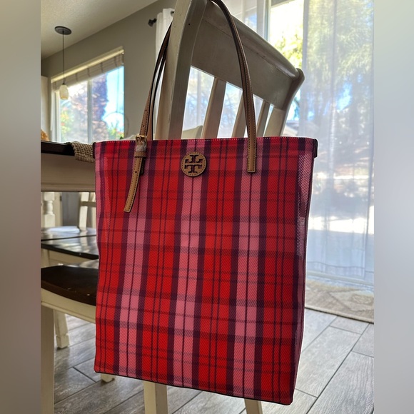 💖 New Tory burch EMERSON MESH N/S MARKET TOTE PINK / RED MULTI - Picture 12 of 12